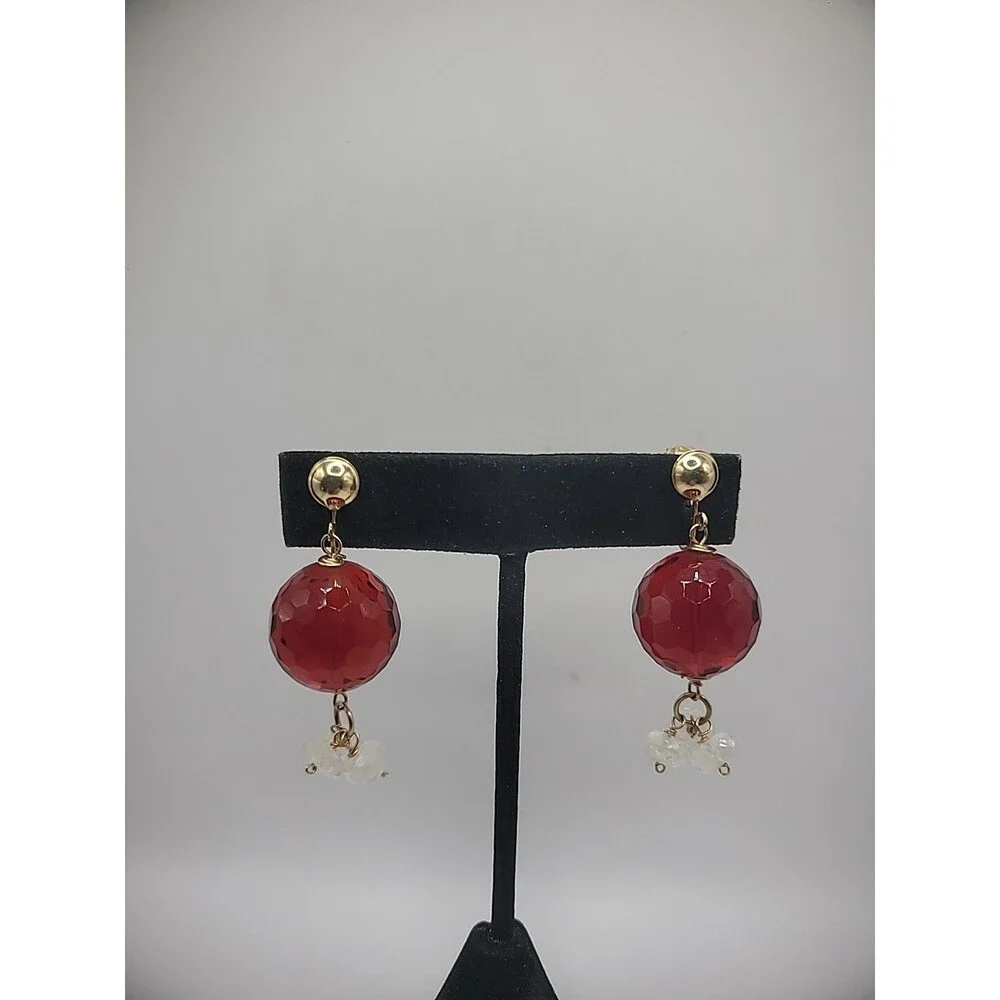 Vintage Earrings Clip On Drop Dangle Red‎ Bead White Beads Jewelry Costume